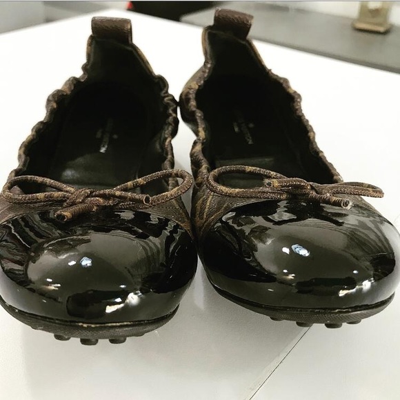 LOUIS VUITTON MONOGRAM BALLET FLATS - Picture 1 of 11